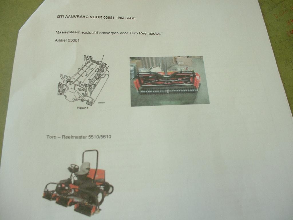 Bánh xe đẩy (castor), có đường kính (gồm cả lốp) trên 100 mm nhưng không quá 250 mm, với điều kiện là bánh xe hoặc lốp lắp vào đó có chiều rộng trên 30 mm